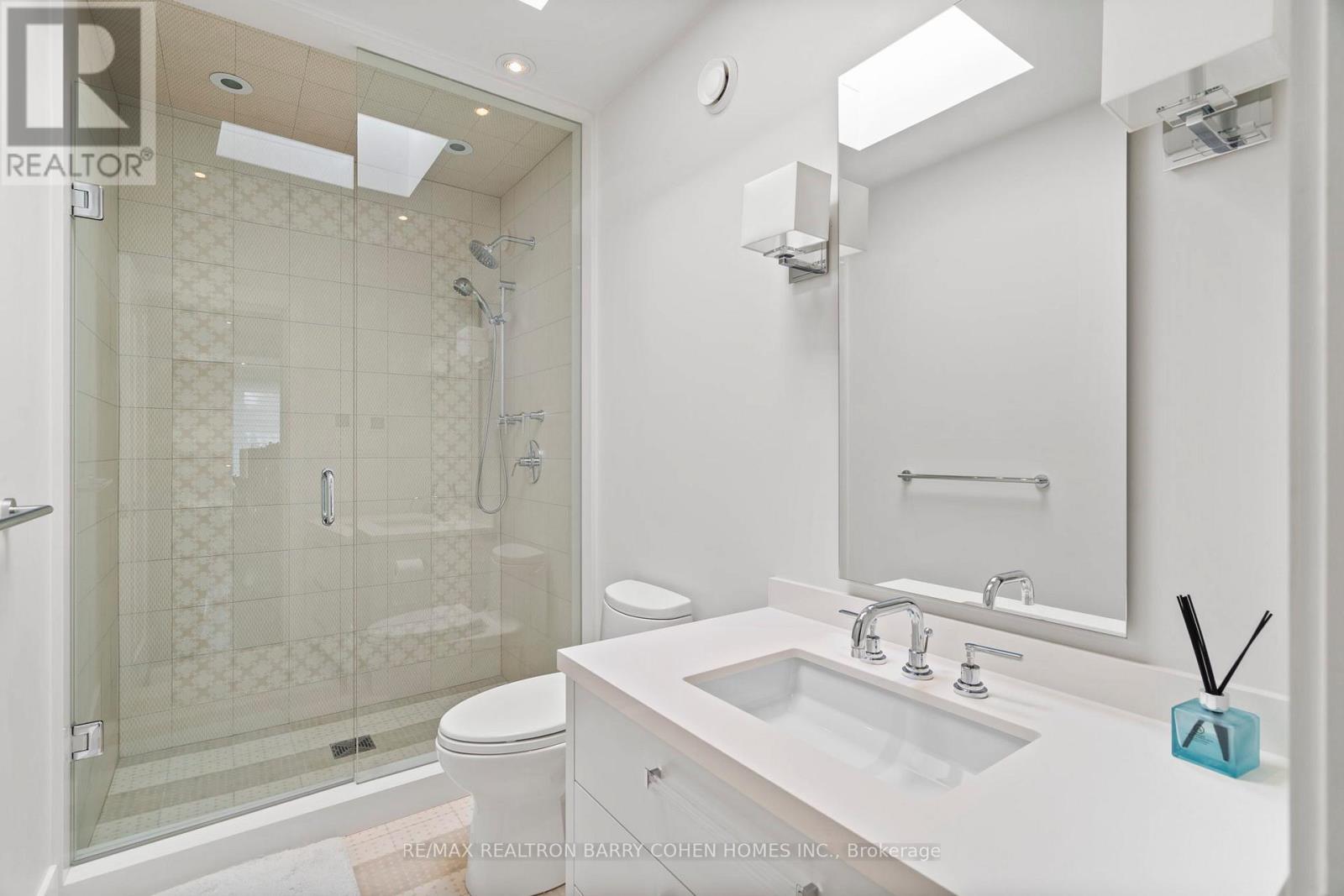 330 Vesta Drive, Toronto, Ontario  M5P 3A3 - Photo 29 - C12141042