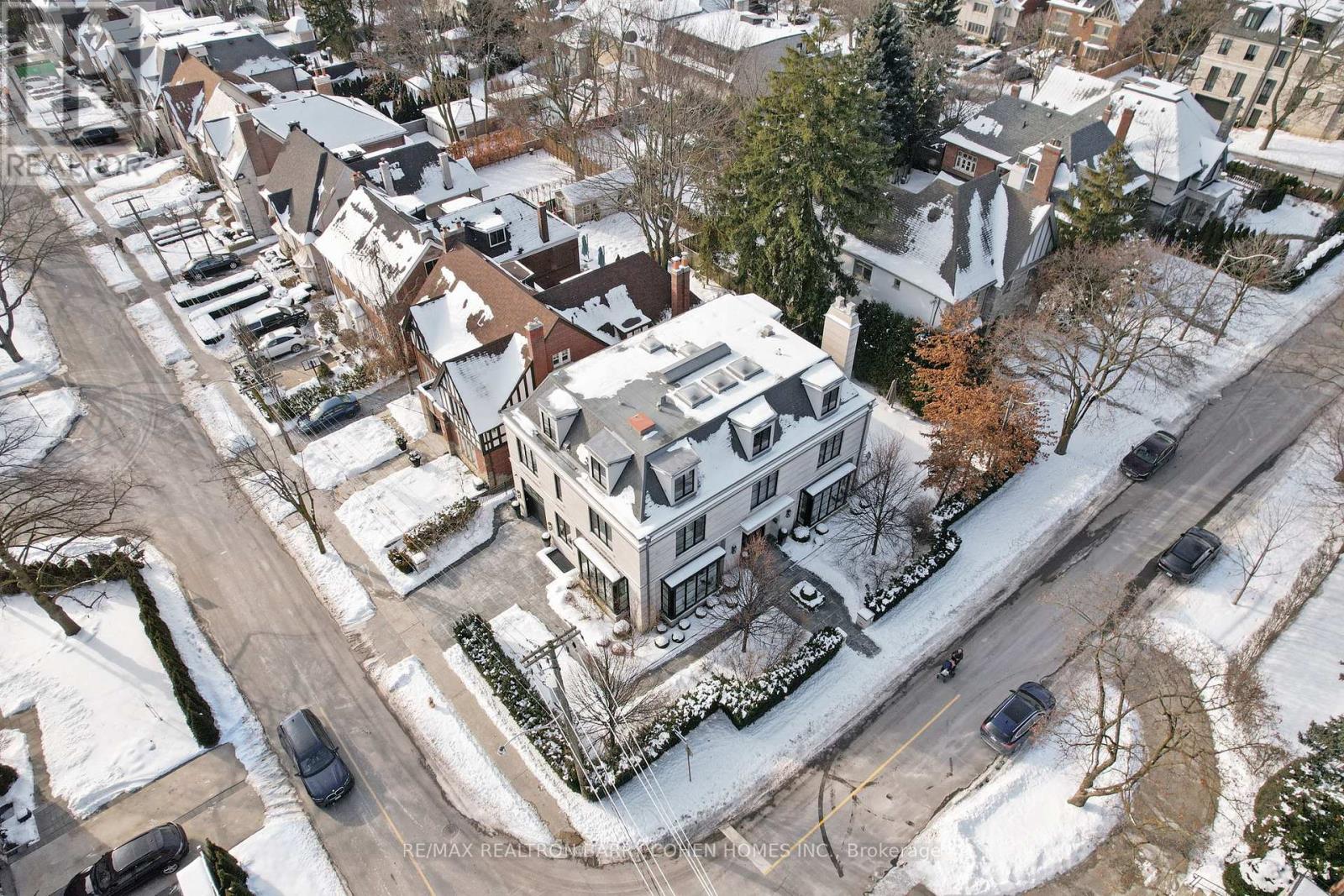 330 Vesta Drive, Toronto, Ontario  M5P 3A3 - Photo 35 - C12141042