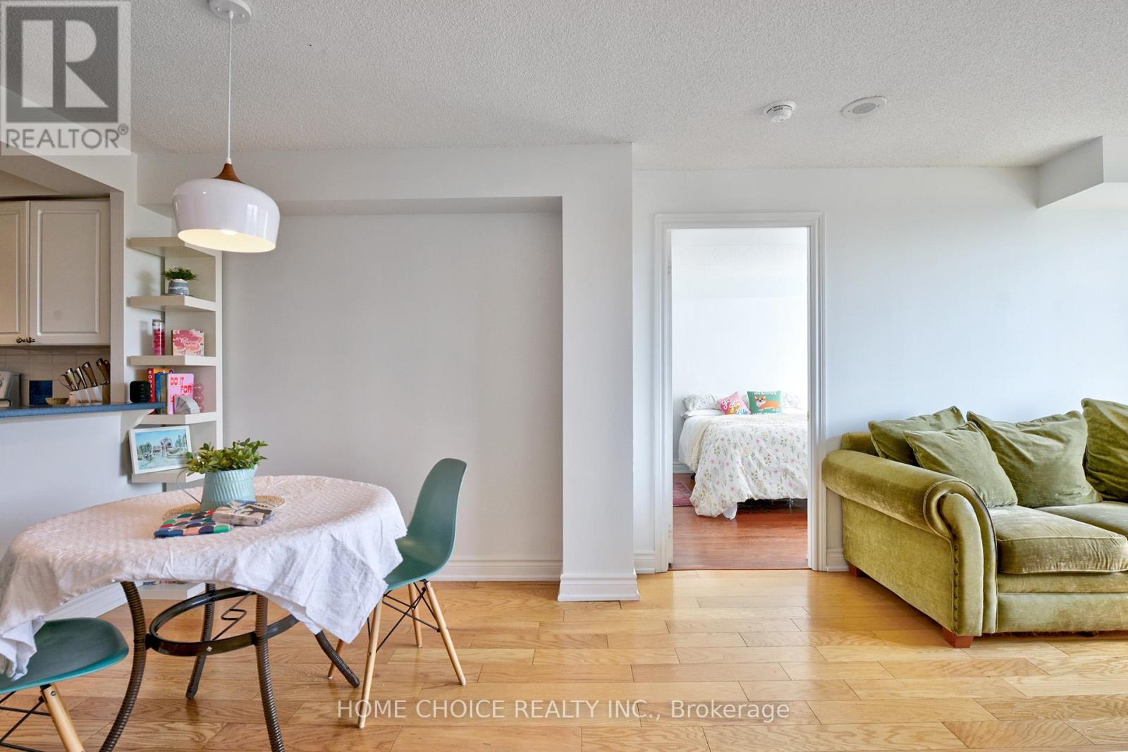 1106 - 398 Eglinton Avenue E, Toronto (Mount Pleasant East), Ontario  M4P 3H8 - Photo 12 - C12141083