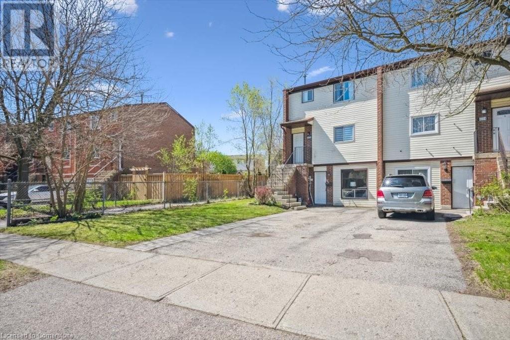 Property at 421 BAIRSTOW Crescent Unit# A image 2