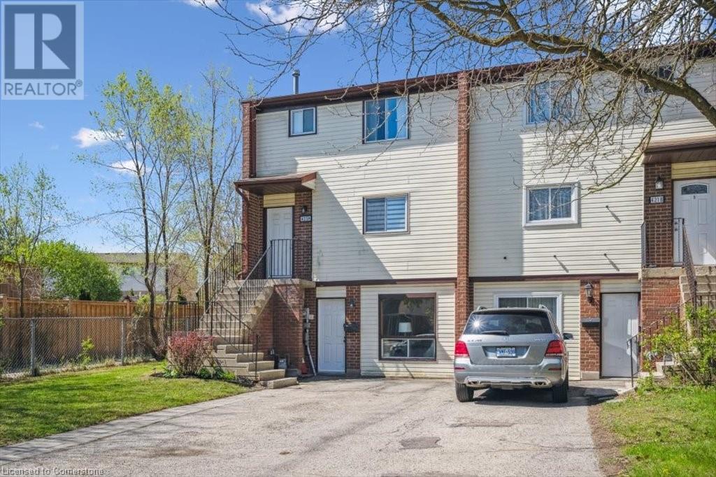 Property at 421 BAIRSTOW Crescent Unit# A image 3