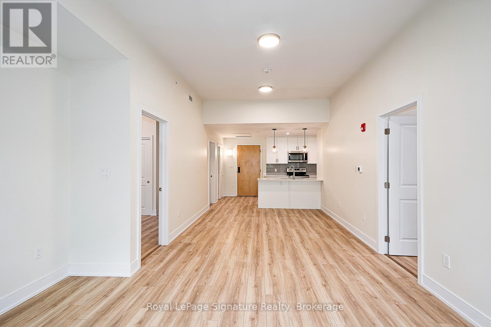 208 - 121 Mary Street, Clearview, Ontario  L0M 1G0 - Photo 8 - S12141249
