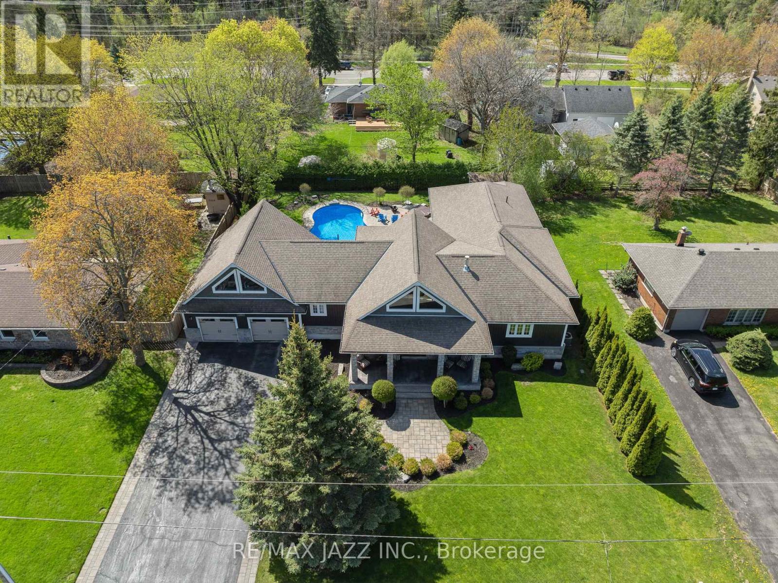 Property at 325 MAINE STREET image 1