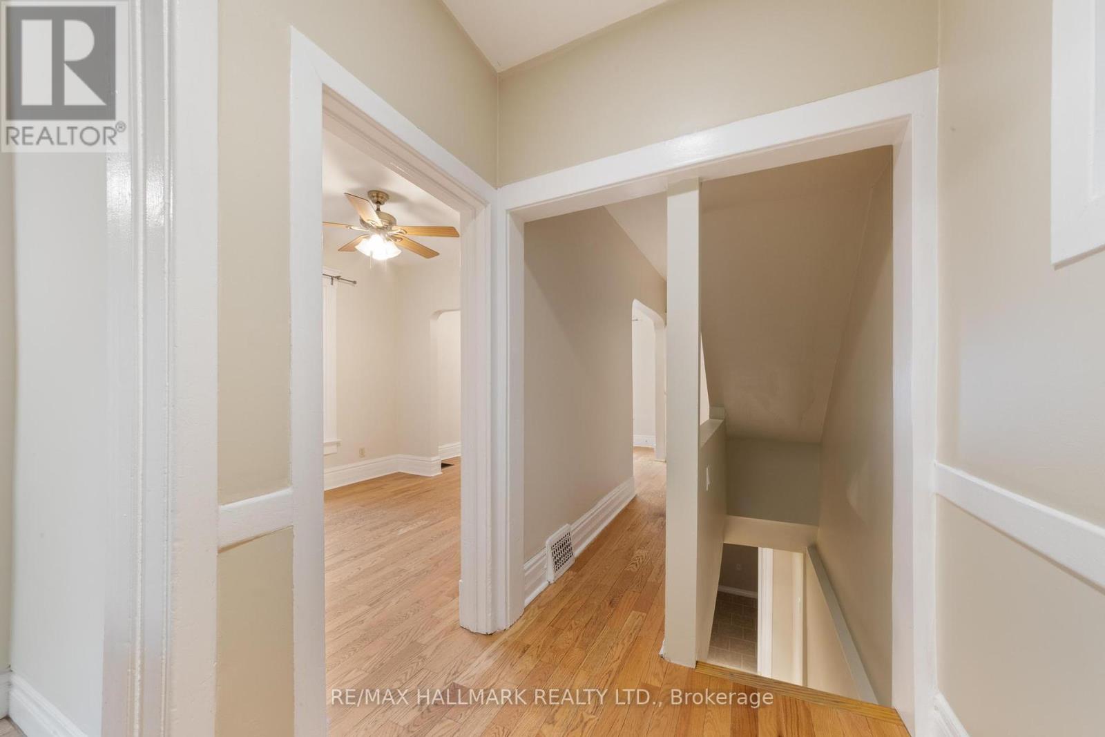 25 Norwood Terrace, Toronto, Ontario  M4E 2H2 - Photo 11 - E12141070