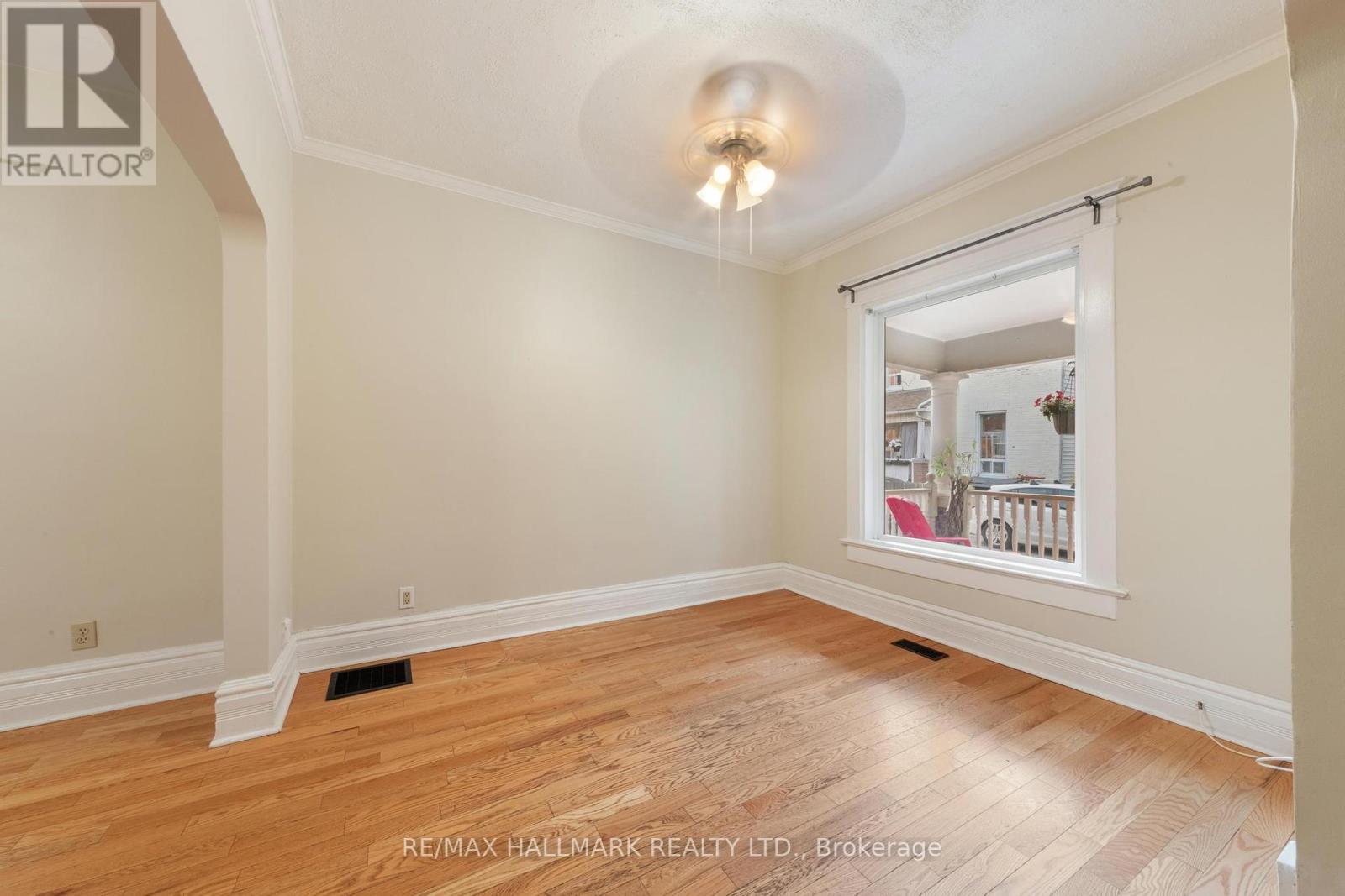 25 Norwood Terrace, Toronto, Ontario  M4E 2H2 - Photo 8 - E12141070