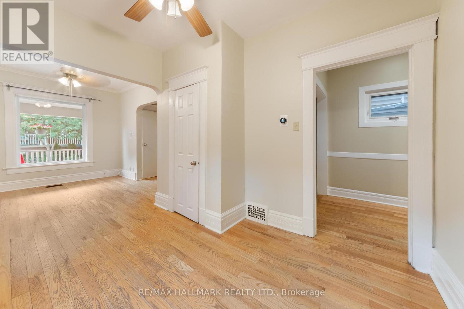 25 Norwood Terrace, Toronto, Ontario  M4E 2H2 - Photo 9 - E12141070