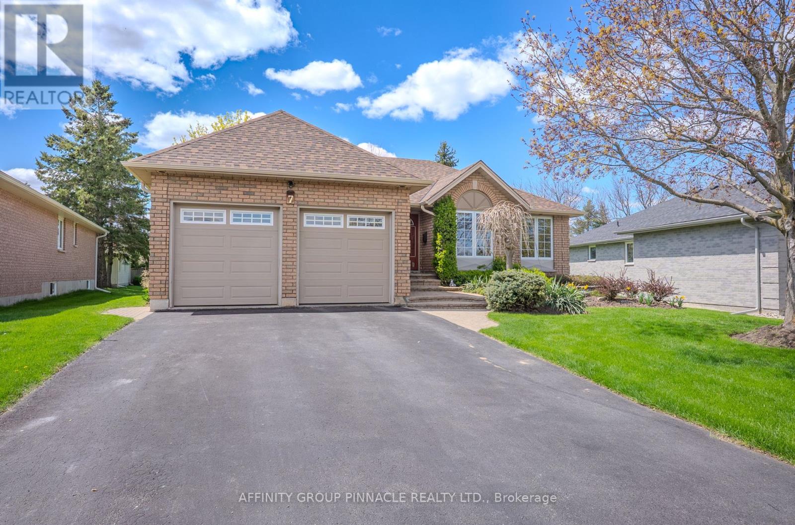 7 Whitney Court N, Kawartha Lakes, Ontario K9V 6C4 - Photo 2 - X12141168