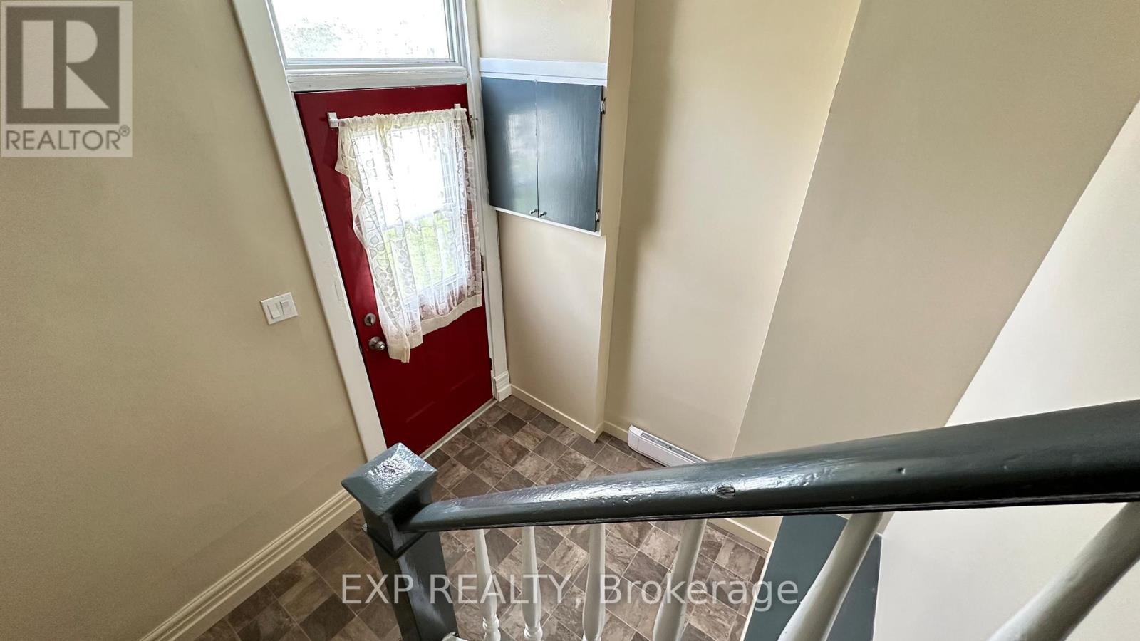 22 Charlotte Street, Belleville, Ontario  K8P 1E2 - Photo 2 - X12141244