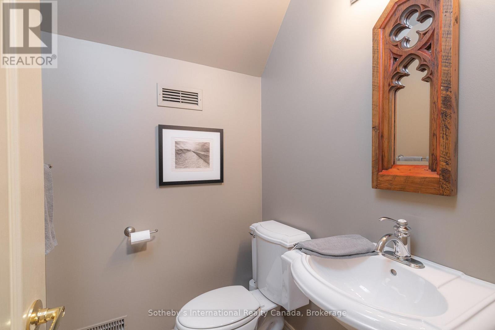 180 Timmons Street, Blue Mountains, Ontario  L9Y 0L2 - Photo 12 - X12141258