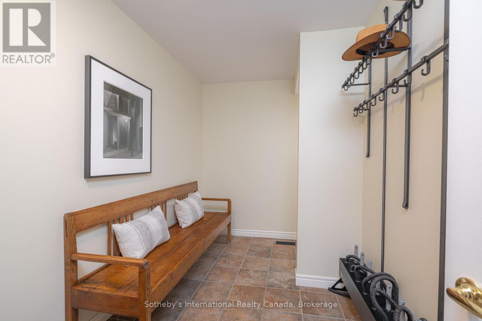 180 Timmons Street, Blue Mountains, Ontario  L9Y 0L2 - Photo 13 - X12141258