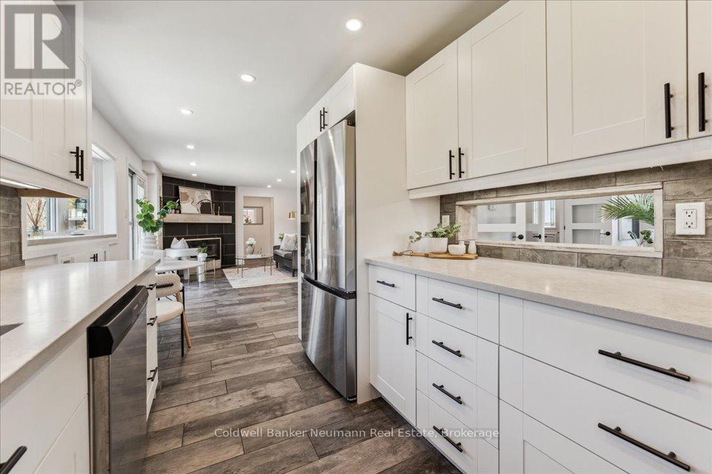 203 Elmira Road S, Guelph (Willow West/sugarbush/west Acres), Ontario  N1K 1R2 - Photo 14 - X12141313