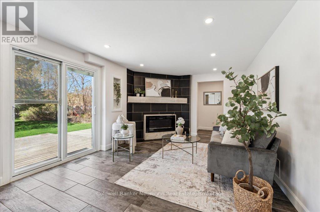 203 Elmira Road S, Guelph (Willow West/sugarbush/west Acres), Ontario  N1K 1R2 - Photo 16 - X12141313