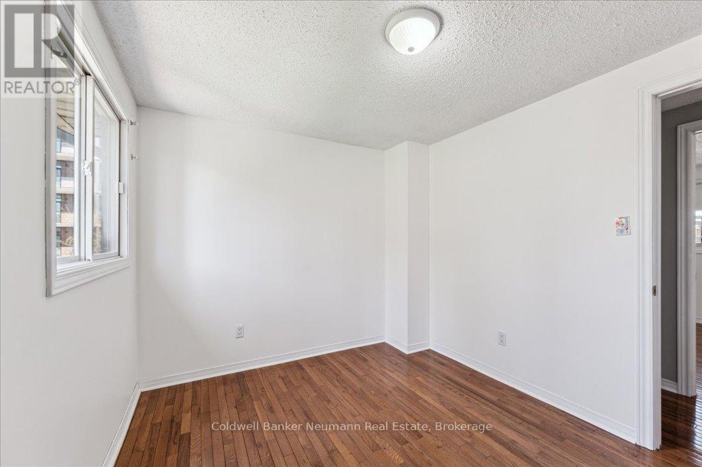 203 Elmira Road S, Guelph (Willow West/sugarbush/west Acres), Ontario  N1K 1R2 - Photo 24 - X12141313