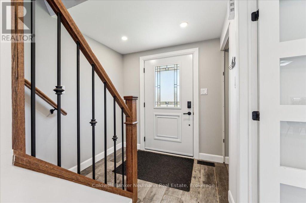 203 Elmira Road S, Guelph (Willow West/sugarbush/west Acres), Ontario  N1K 1R2 - Photo 3 - X12141313