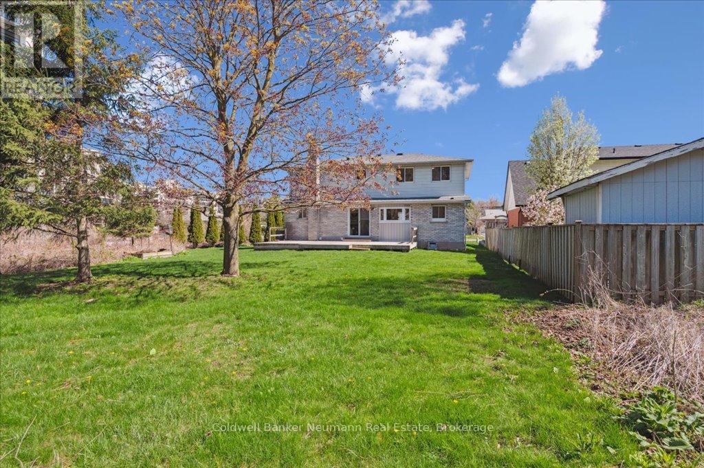 203 Elmira Road S, Guelph (Willow West/sugarbush/west Acres), Ontario  N1K 1R2 - Photo 36 - X12141313