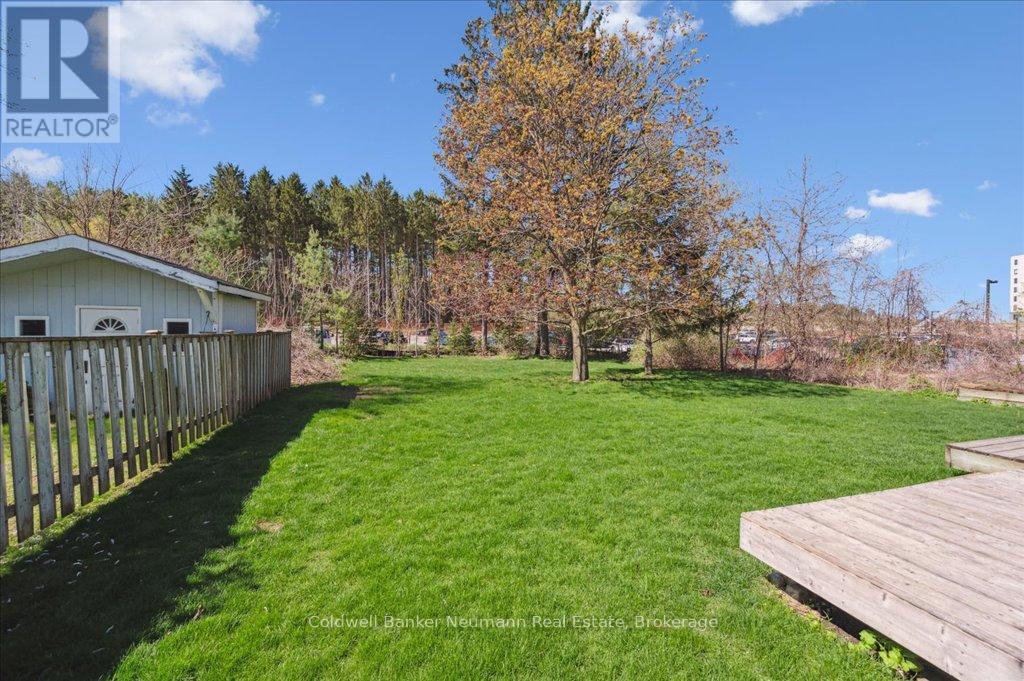 203 Elmira Road S, Guelph (Willow West/sugarbush/west Acres), Ontario  N1K 1R2 - Photo 38 - X12141313