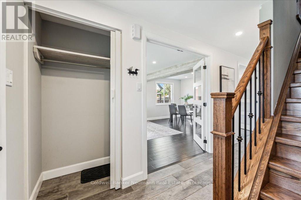 203 Elmira Road S, Guelph (Willow West/sugarbush/west Acres), Ontario  N1K 1R2 - Photo 4 - X12141313