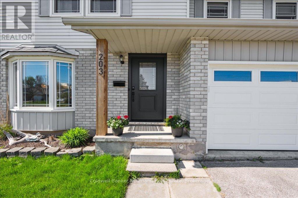 203 Elmira Road S, Guelph (Willow West/sugarbush/west Acres), Ontario  N1K 1R2 - Photo 40 - X12141313