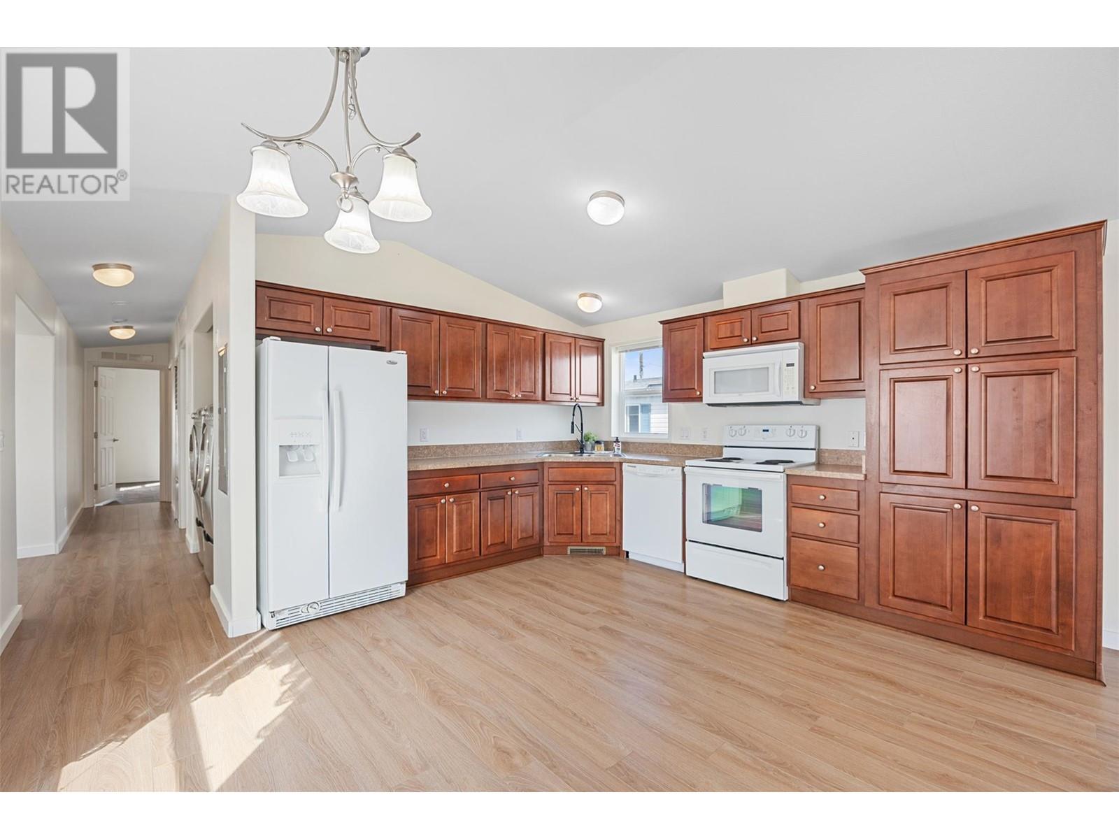 #4 3260 Sunset Street, Merritt, British Columbia  V1K 2B0 - Photo 4 - 10347355