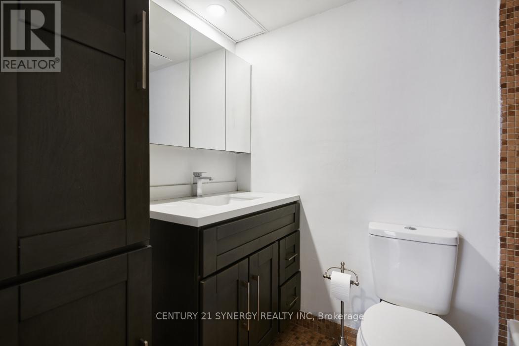 202 - 151 Bay Street, Ottawa, Ontario  K1R 7T2 - Photo 23 - X12141114