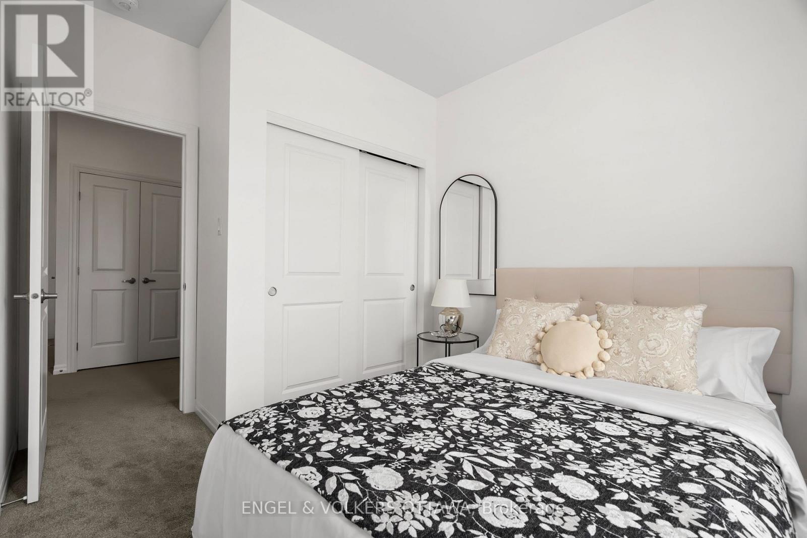606 Mikinak Road, Ottawa, Ontario  K1K 3X7 - Photo 24 - X12141134