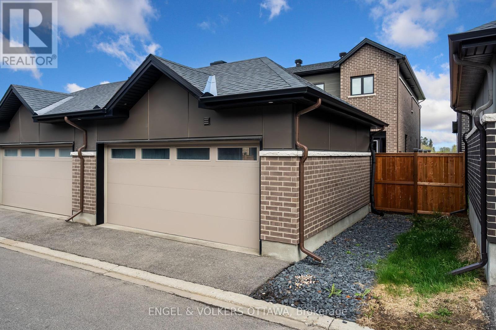 606 Mikinak Road, Ottawa, Ontario  K1K 3X7 - Photo 35 - X12141134