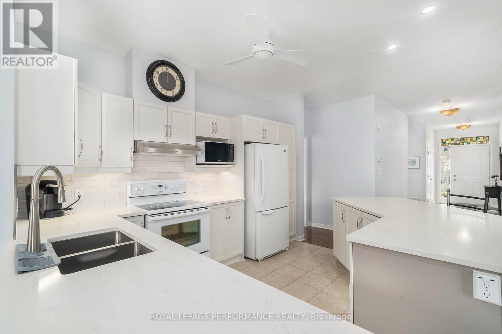 650 Country Trail Private, Ottawa, Ontario  K0A 1K0 - Photo 8 - X12141166