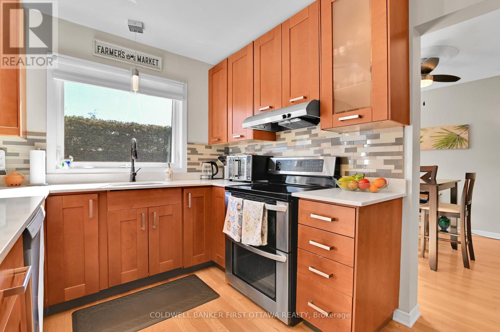 21 Tammela Court, Ottawa, Ontario  K1T 2E7 - Photo 10 - X12141298