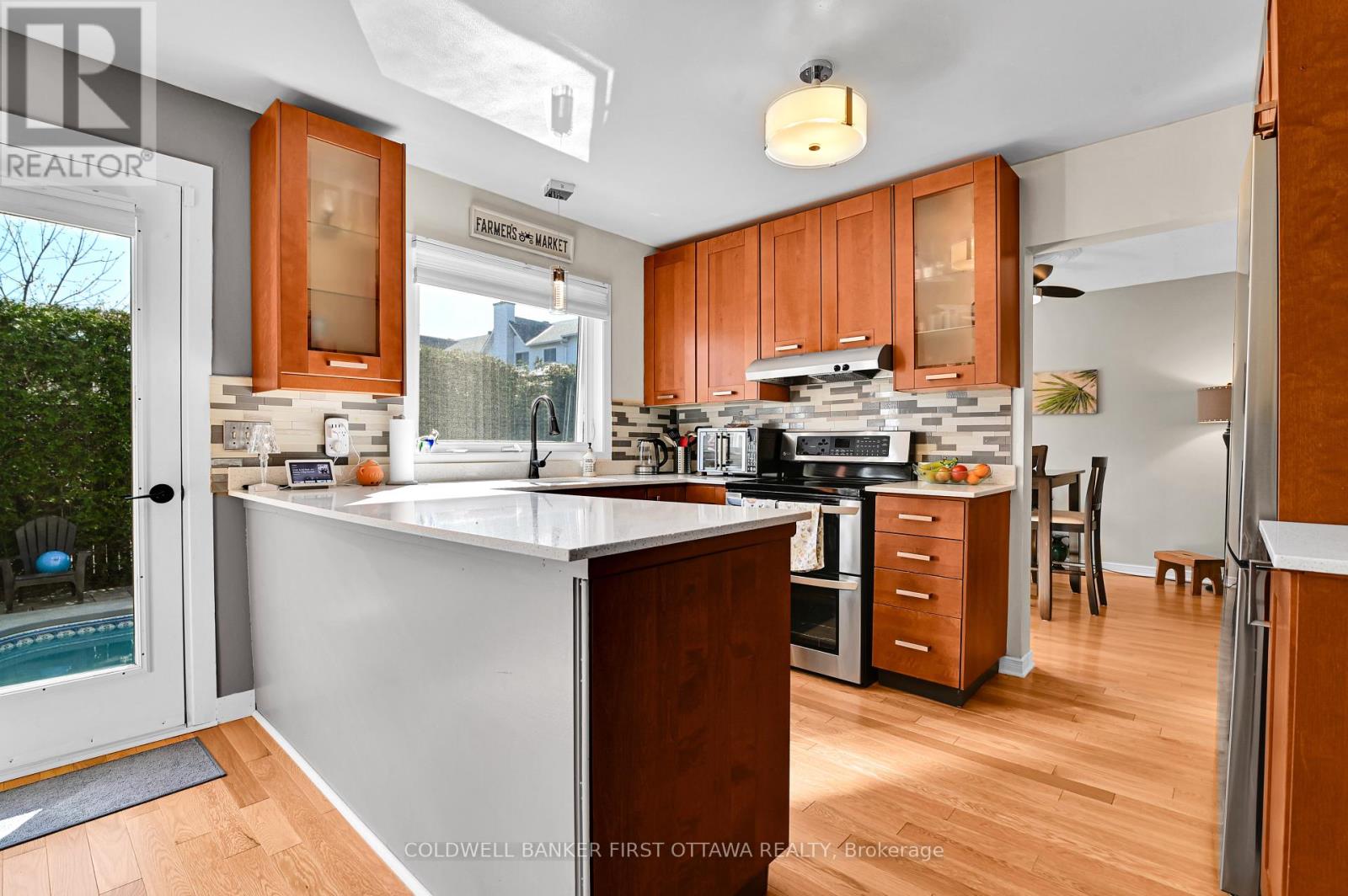 21 Tammela Court, Ottawa, Ontario  K1T 2E7 - Photo 11 - X12141298