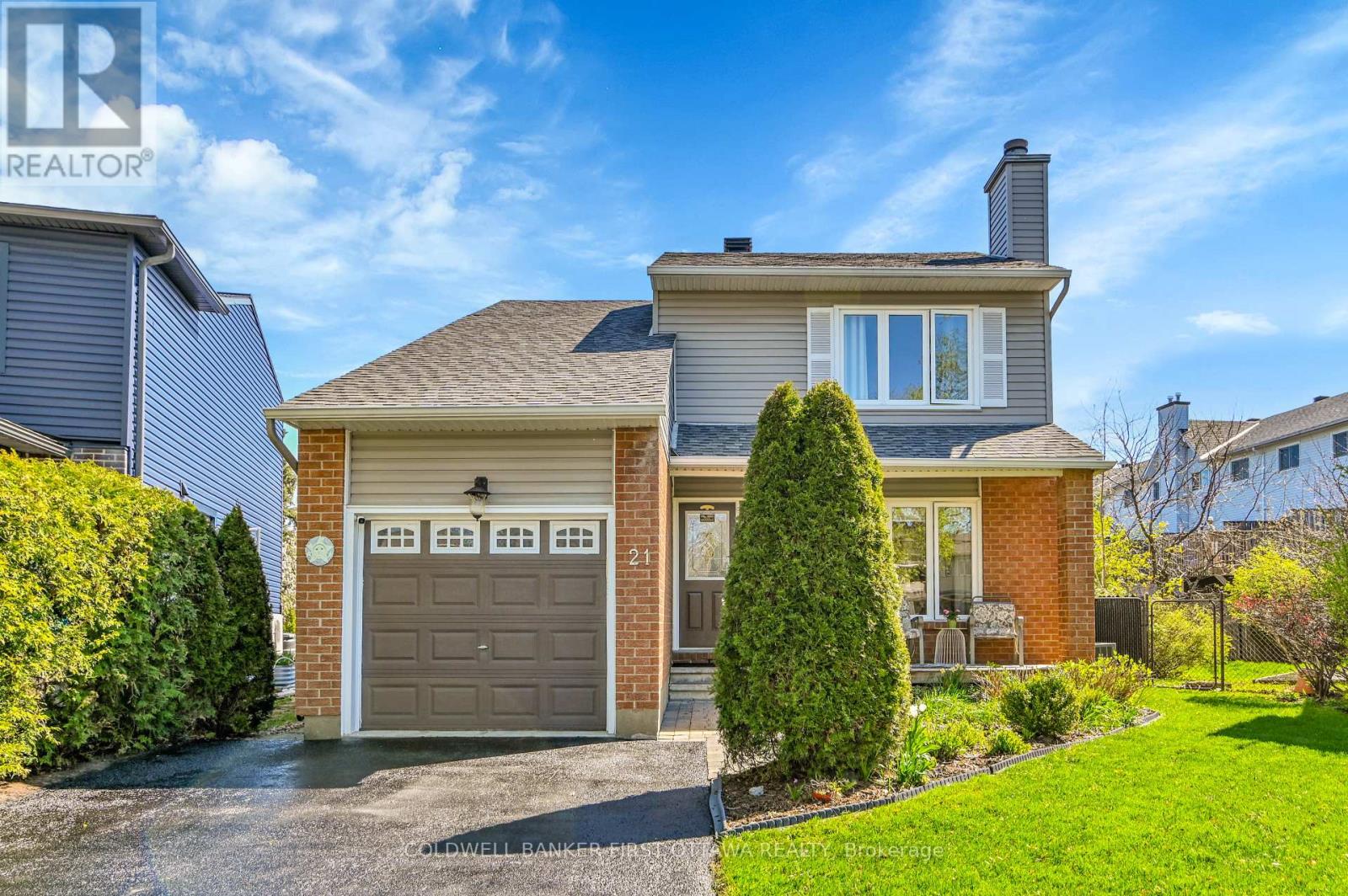 21 Tammela Court, Ottawa, Ontario  K1T 2E7 - Photo 2 - X12141298
