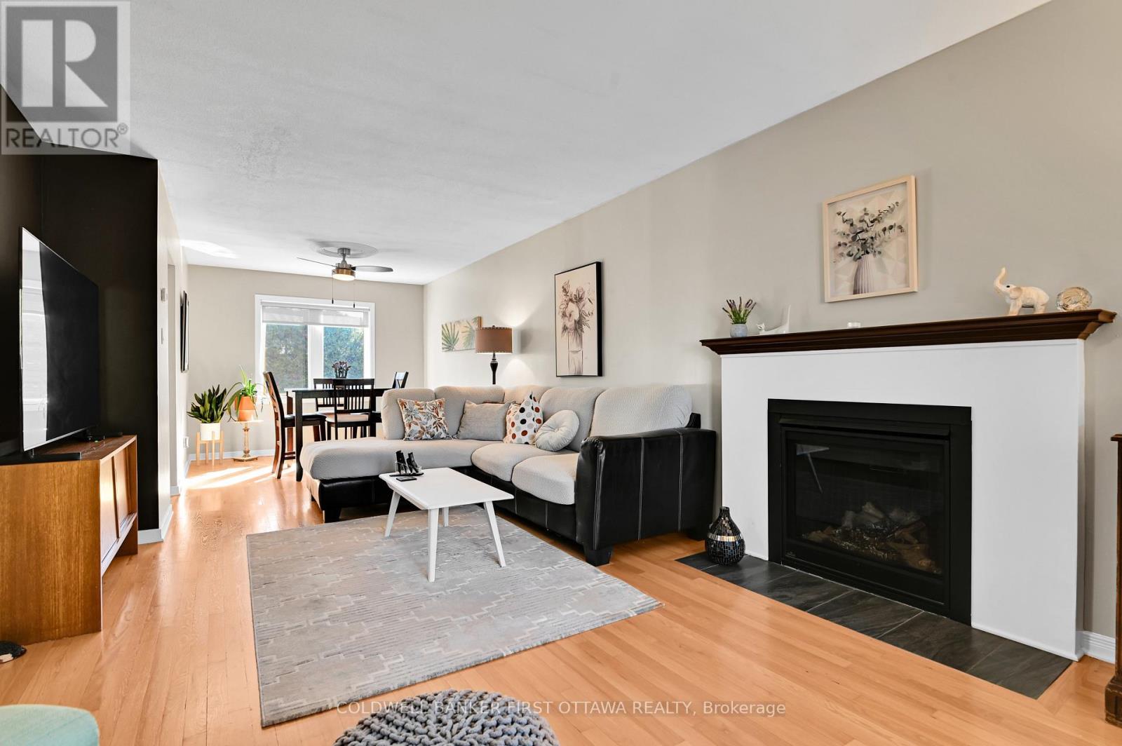 21 Tammela Court, Ottawa, Ontario  K1T 2E7 - Photo 4 - X12141298