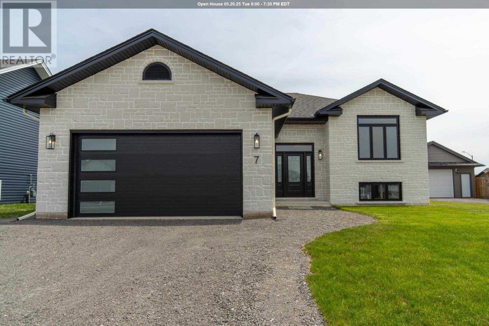 7 Noah DR, sault ste. marie, Ontario