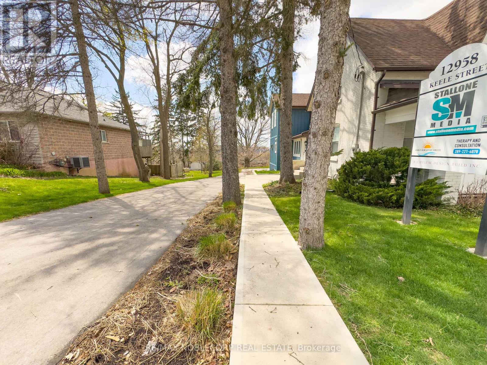 12958 Keele Street, King (King City), Ontario  L7B 1H8 - Photo 2 - N12141036