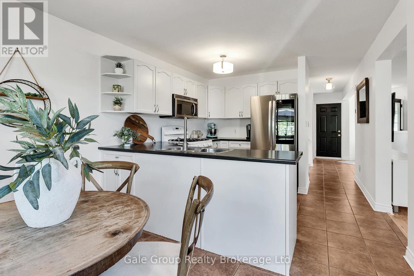 512 Ontario Street, Woodstock, Ontario  N4V 1H2 - Photo 11 - X12141023