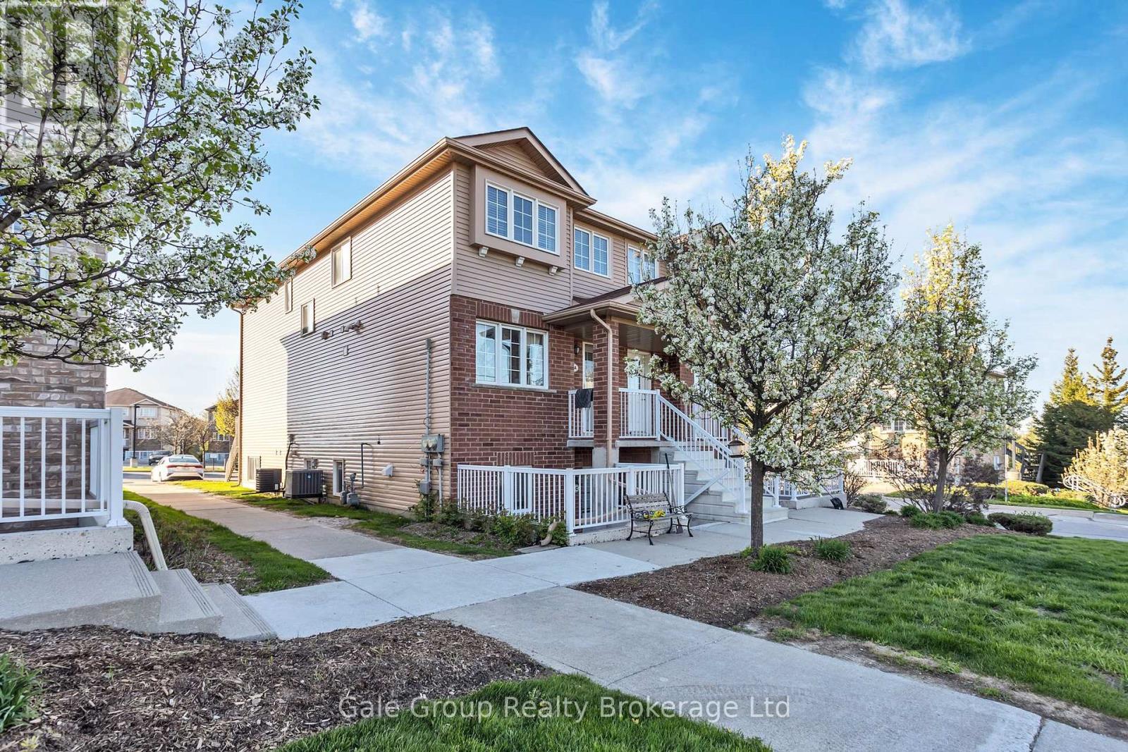 Property at 19A - 50 HOWE DRIVE image 3