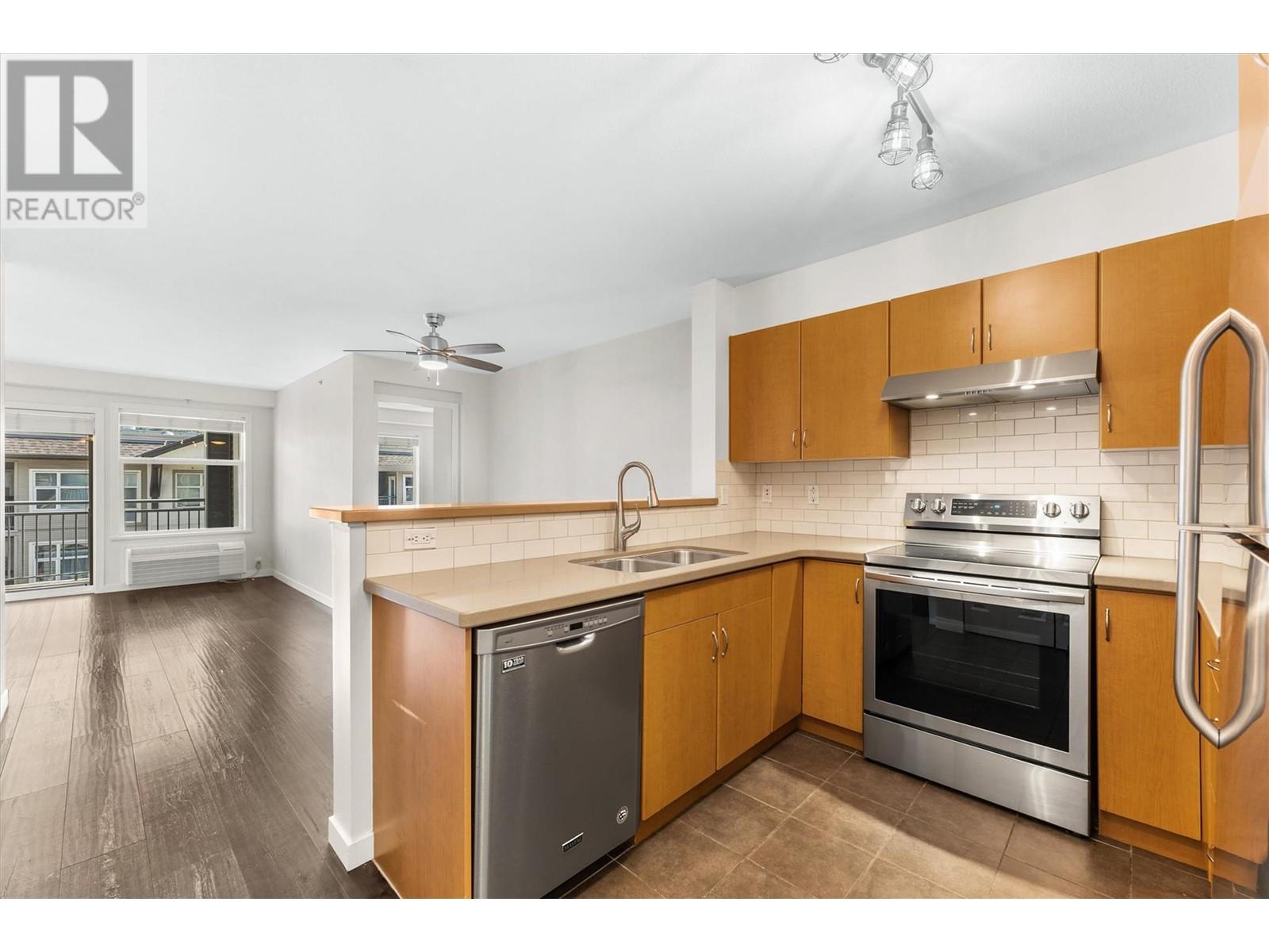 563 Yates Road Unit# 403, Kelowna, British Columbia  V1V 2V3 - Photo 4 - 10343091