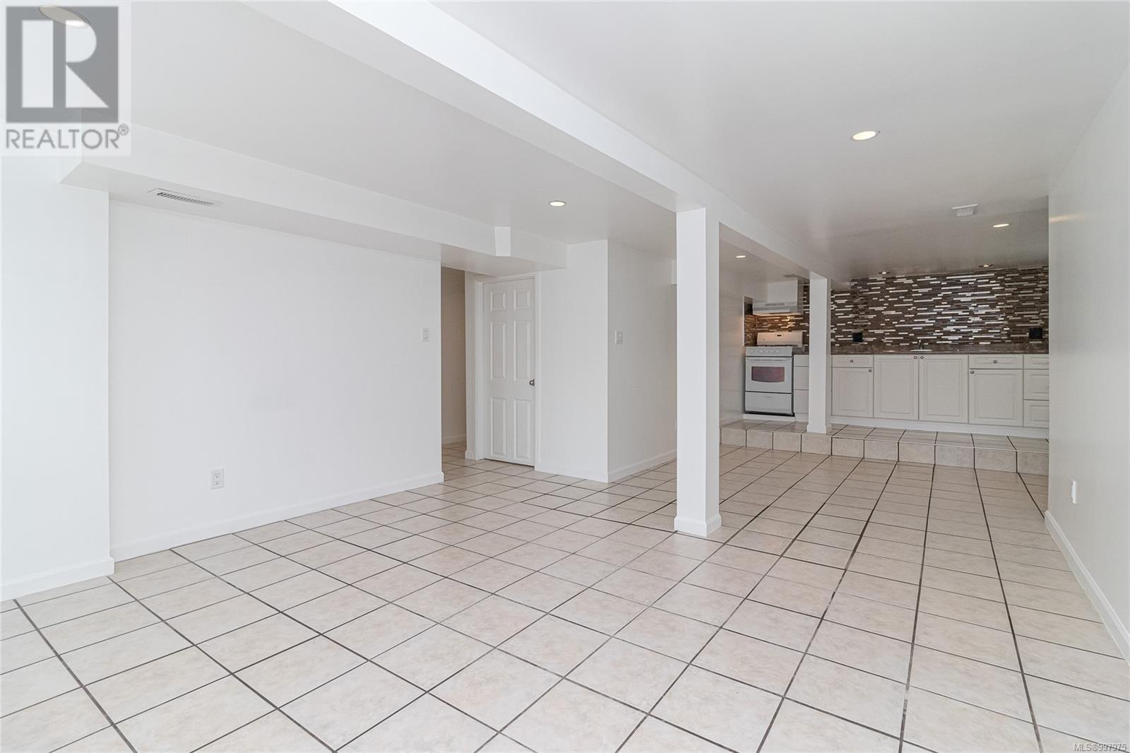 2335 Howard St, Victoria, British Columbia  V8R 4K8 - Photo 25 - 997975