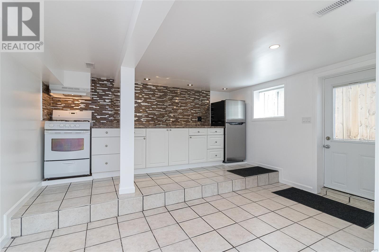 2335 Howard St, Victoria, British Columbia  V8R 4K8 - Photo 26 - 997975