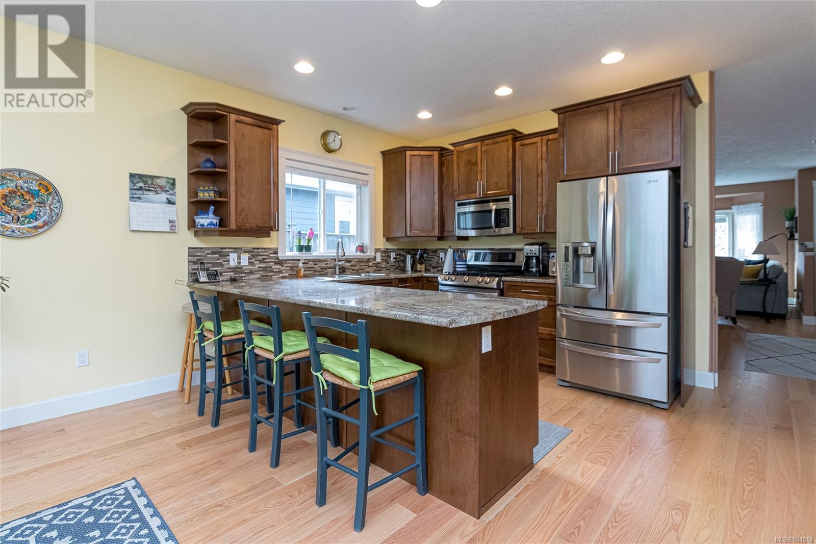 Property at 2571 McClaren Rd image 2