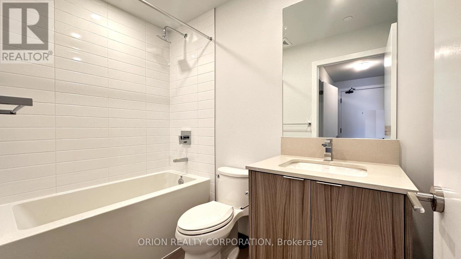 3109 - 430 Square One Drive, Mississauga, Ontario  L5B 0L6 - Photo 5 - W12141082