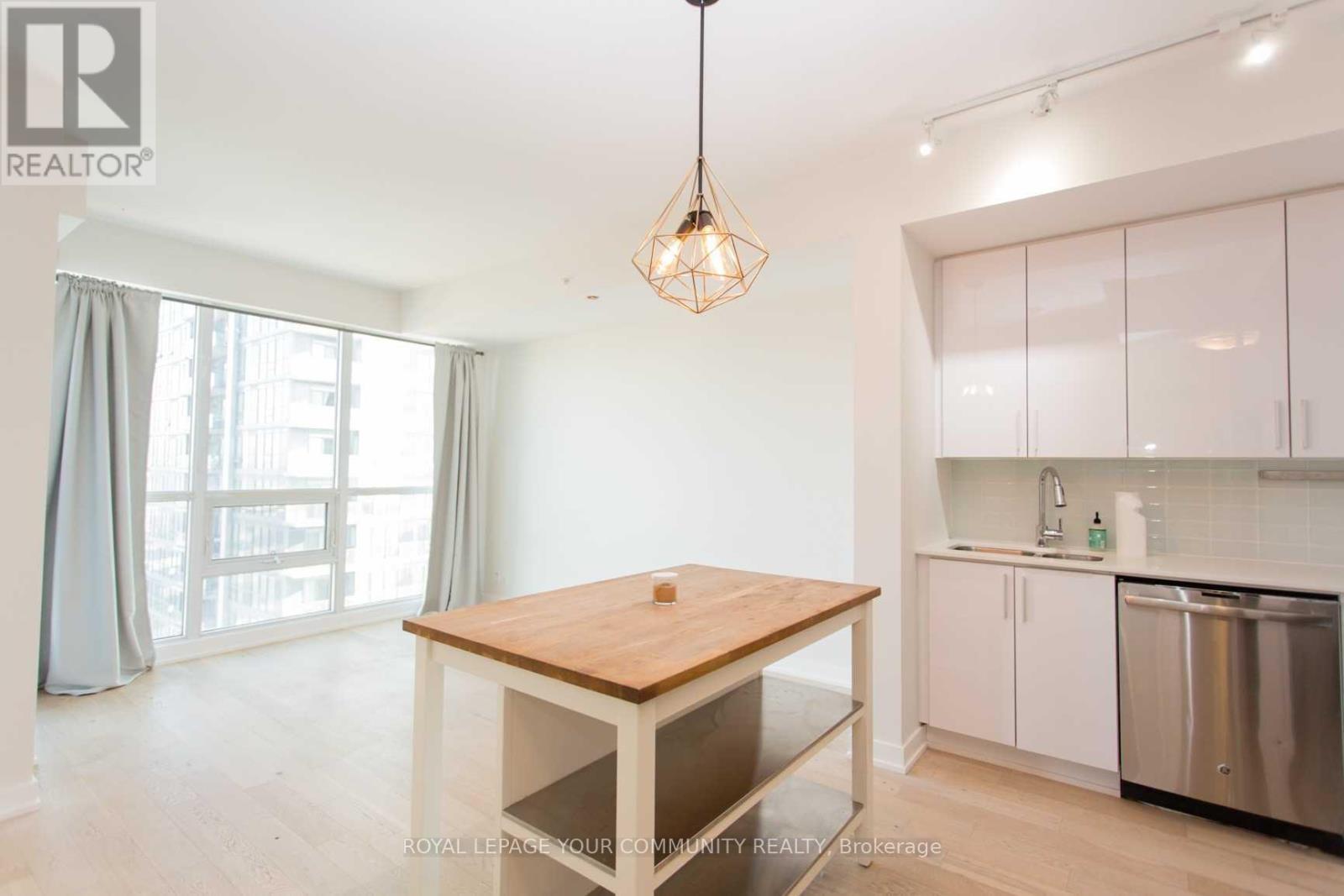 2109 - 2212 Lake Shore Boulevard W, Toronto, Ontario  M8V 0C2 - Photo 2 - W12141107