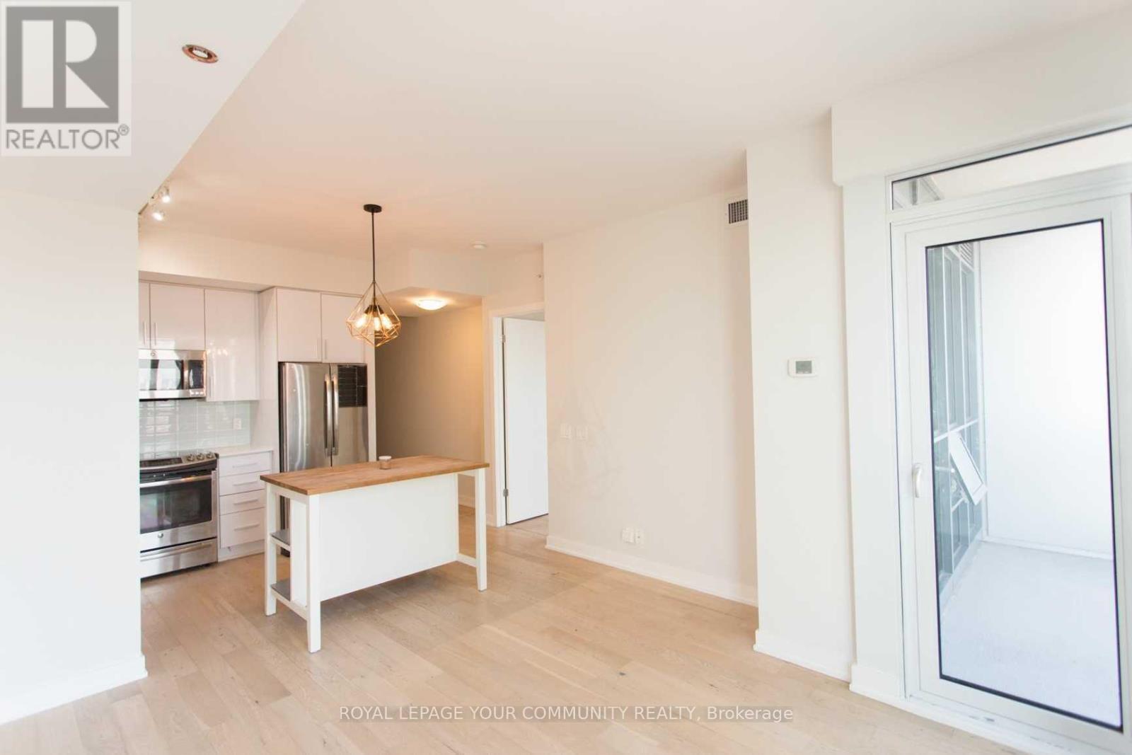 2109 - 2212 Lake Shore Boulevard W, Toronto, Ontario  M8V 0C2 - Photo 3 - W12141107