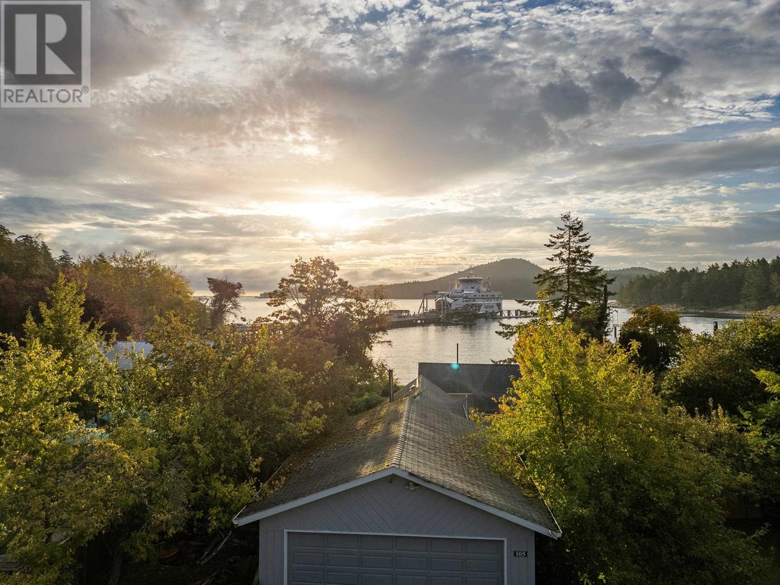 105 MADRONA ROAD, Galiano Island, British Columbia