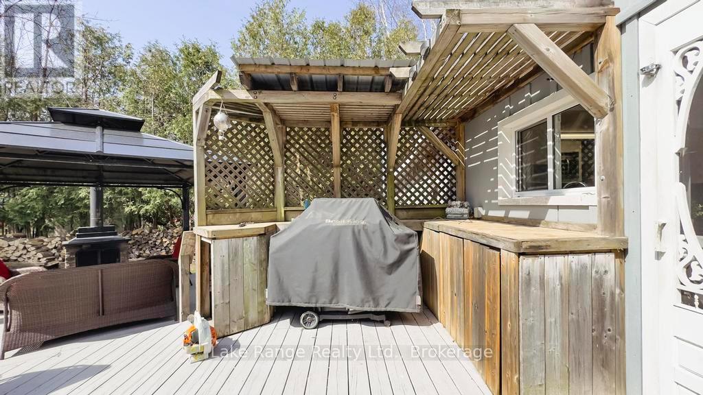 804 Meadow Place, Huron-Kinloss, Ontario  N2Z 2X3 - Photo 21 - X12117021