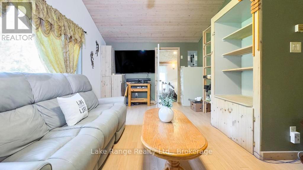 804 Meadow Place, Huron-Kinloss, Ontario  N2Z 2X3 - Photo 15 - X12117021