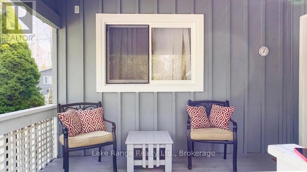 804 Meadow Place, Huron-Kinloss, Ontario  N2Z 2X3 - Photo 4 - X12117021