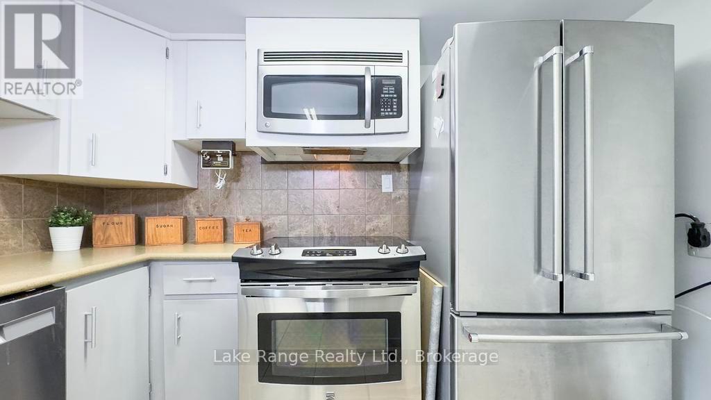 804 Meadow Place, Huron-Kinloss, Ontario  N2Z 2X3 - Photo 9 - X12117021