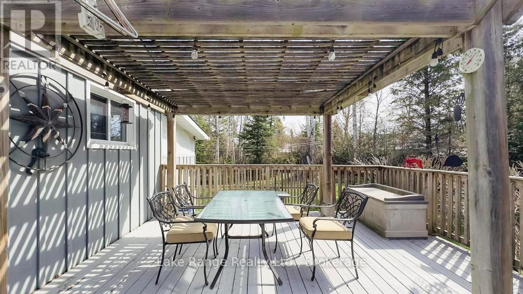 804 Meadow Place, Huron-Kinloss, Ontario N2Z 2X3 - Photo 20 - X12117021
