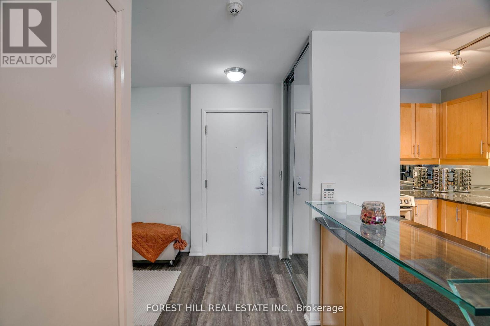 1803 - 220 Victoria Street, Toronto, Ontario  M5B 2R6 - Photo 4 - C12141156