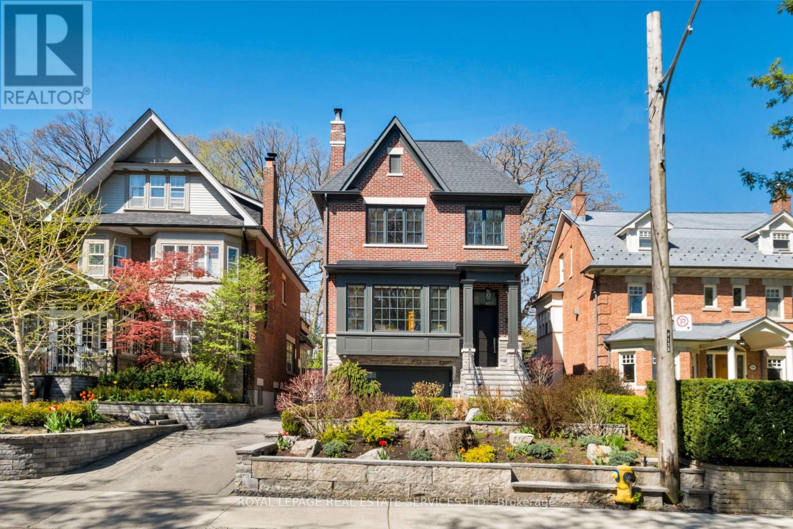 390 Walmer Road W, Toronto, Ontario  M5R 2Y4 - Photo 2 - C12141188